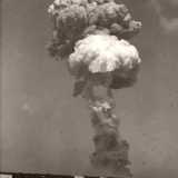 Nel cielo si innalz� una nube di fumo altissima...